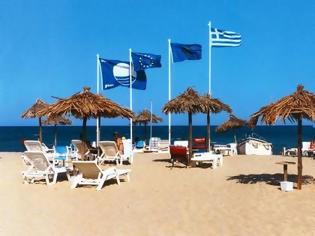 Φωτογραφία για Τρεις βραβευμένες παραλίες μόλις έχασαν τη Γαλάζια Σημαία τους