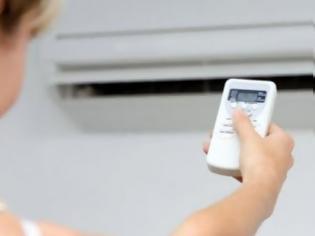 Φωτογραφία για Γιατί οι γυναίκες κρυώνουν περισσότερο με το air condition απ' ότι οι άνδρες; - Τι έδειξε έρευνα