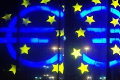 Ενισχύεται το ευρώ έναντι του δολαρίου