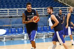 ΣΚΛΗΡΗ ΔΟΥΛΕΙΑ ΓΙΑ ΤΟΥΣ ΔΙΕΘΝΕΙΣ ΣΤΟ ΟΑΚΑ