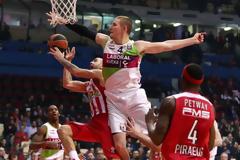 ΤΗΣ ΤΟΝ... ΑΡΠΑΖΕΙ Η ΚΑΡΣΙΓΙΑΚΑ!