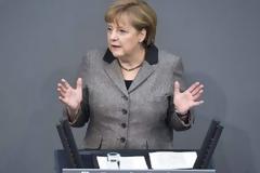 Εκπρόσωπος Μέρκελ: Να μετέχει το ΔΝΤ στο πρόγραμμα - Οχι σε κούρεμα χρέους