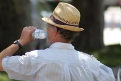 ΑΥΤΑ πρέπει να προσέχουν οι καρδιοπαθείς το καλοκαίρι;