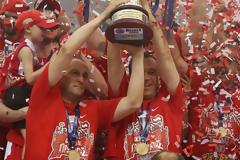 «ΑΞΙΖΕΙ Η ΟΜΑΔΑ ΝΑ ΣΤΗΡΙΧΘΕΙ!»