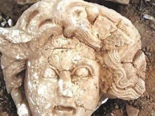 Φωτογραφία για ΠΑΓΚΟΣΜΙΟ ΔΕΟΣ: Βρέθηκε μαρμάρινη κεφαλή της Μέδουσας στην Αττάλεια...
