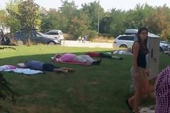 Μετέτρεψαν σε... κάμπινγκ το Τελωνείο Ορμενίου - Έπεσε το ρεύμα, ανέβηκε η θερμοκρασία