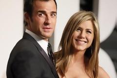 Παντρεύτηκαν η Τζένιφερ Άνιστον και ο Τζάστιν Θερού