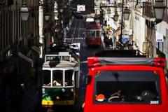 Εκθεση-μαχαιριά του ΔΝΤ για την Πορτογαλία