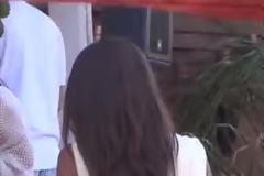 ΔΕΙΤΕ τη Ρωσίδα θεά που μοίρασε εγκεφαλικά στη Μύκονο κάνονταν μπάνιο με την σαμπάνια της [photos]