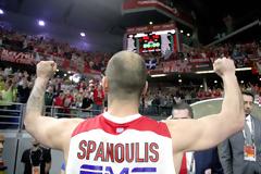 ΕΤΣΙ ΕΥΧΕΤΑΙ... «ΧΡΟΝΙΑ ΠΟΛΛΑ» ΣΤΟΝ ΑΡΧΗΓΟ ΤΟΥ Ο ΘΡΥΛΟΣ! (ΡΗΟΤΟ)