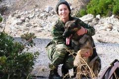 Ο γηραιότερος σκύλος του ελληνικού στρατού ξηράς πήρε σύνταξη