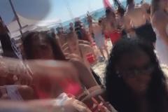 Σοκ: Ομαδικός βιασμός 19χρονης σε παραλία