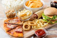 Οι επεξεργασμένοι υδατάνθρακες αυξάνουν τον κίνδυνο κατάθλιψης για τις γυναίκες μετά την εμμηνόπαυση