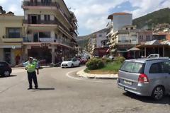 Αμφιλοχία: Οδηγός επιτέθηκε σε αστυνομικό για μια κλήση... και τον έστειλε στο νοσοκομείο με μώλωπες