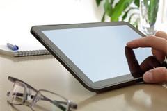 Ανακατατάξεις στην παγκόσμια αγορά ηλεκτρονικών υπολογιστών