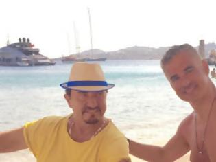 Φωτογραφία για Λευτέρης Πανταζής: Selfies από τις διακοπές του στη Μύκονο με τον Άρη Σπηλιωτόπουλο