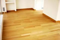 Καθαρίστε τα ξύλινα πατώματα χρησιμοποιώντας μόνο...