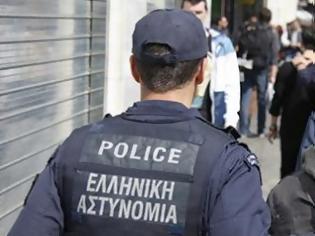 Φωτογραφία για Χειροπέδες σε 65χρονο από την Ασία που διακινούσε λαθρομετανάστες