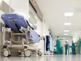 Φωτογραφία για ΑΠΙΣΤΕΥΤΟ ΣΚΗΝΙΚΟ σε νοσοκομείο της Αττικής: Οι γιατρίνες τσακώνονταν και ο ασθενής πέθαινε - Τα ξέρει αυτά το Υπουργείο Υγείας;