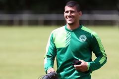 Επιμένει η Γκενκ για Καρέλη