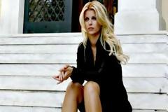 Κολάζει κόσμο με το μαγιό η Έλενα Ράπτη [photos]