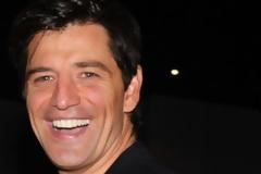 Ο Σάκης Ρουβάς στη νέα ταινία της Αθηνάς Τσαγγάρη [video]