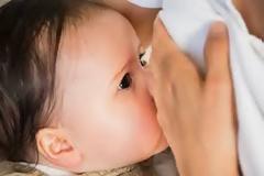 Η πίεση για θηλασμό αγχώνει τις μαμάδες