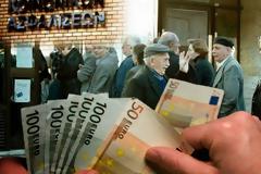 Συντάξεις: Κάτω από τα 486 ευρώ η κατώτατη - Αύξηση των ορίων ηλικίας - Ποιοι γλιτώνουν