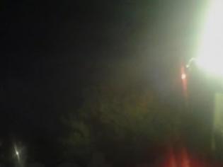 Φωτογραφία για Αυτοκίνητο – αίνιγμα βρέθηκε φλεγόμενο μέσα σε χωράφια στη Βέροια [video]
