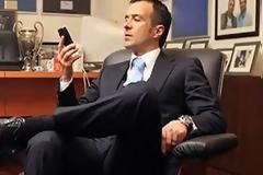 ΑΥΤΟΣ είναι ο  παγωτατζής που έγινε Νο1 μάνατζερ του πλανήτη [photo]