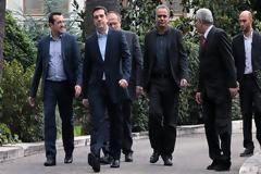 Η κυβέρνηση προτείνει στους δανειστές 5 χρόνια αύξηση στην ηλικία
συνταξιοδότησης