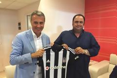 ΤΑ... ΔΩΡΑ ΣΤΟΝ ΜΑΡΙΝΑΚΗ (PHOTOS)