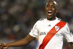 ΧΤΥΠΑΕΙ... ΠΑΝΤΟΥ ΓΙΑ ΝΑ ΠΙΑΣΕΙ ΑΜΕΣΑ ΛΙΜΑΝΙ Ο ΠΡΩΤΟΣ ΣΤΟΠΕΡ!