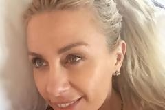 H Mαστροκώστα με μαγιό ρεμβάζει στη Χάλκη