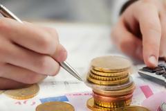 Διπλό φορο - σοκ για μικρομεσαίους και μπλοκάκια