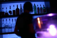 ΑΠΙΣΤΕΥΤΟΙ ΤΥΠΟΙ! Έπιναν τα ποτά τους, πλήρωναν με πλαστά και... γίνονταν καπνός