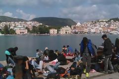 Ενταση με μετανάστες και Λιμενικούς στην Κάλυμνο...