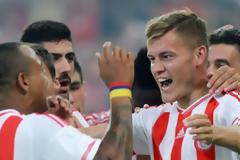 ΤΟ... ΓΟΥΡΙ ΤΟΥ ΠΑΡΝΤΟ ΠΟΥ ΟΠOΥ ΚΑΙ ΑΝ ΠΑΕΙ ΤΟ ΕΧΕΙ ΜΑΖΙ! (PHOTOS)