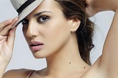 ΔΕΙΤΕ την κούκλα μητέρα της Δήμητρας Ματσούκα [photo]