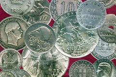 ΔΕΙΤΕ γιατί γέμισαν με... δραχμές για λίγο οι δρόμοι της πόλης; [photo]