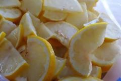 Για ποιον λόγο πρέπει να βάλετε τα λεμόνια στην κατάψυξη