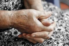 Μια συγκινητική ιστορία - Μητέρα και κόρη αντάμωσαν ξανά 70 χρόνια μετά...