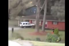 Αγανάκτησε ο άνθρωπος! Έπιασε τη γυναίκα του «στα πράσα» και... [video]