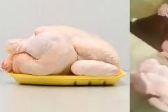 ΣΚΑΝΔΑΛΟ! Δείτε τι κάνουν στα κοτόπουλα για να τα πουλήσουν ακριβότερα - Βίντεο ντοκουμέντο...