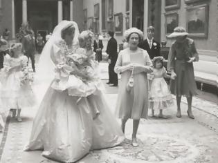 Φωτογραφία για Βλέπουν το φως της δημοσιότητας 34 χρόνια μετά - Αδημοσίευτες φωτογραφίες από τον γάμο της Νταϊάνα και του Κάρολου