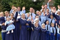 Στα άδυτα της πιο αμφιλεγόμενης θρησκευτικής αίρεσης του κόσμου... [photo+video]