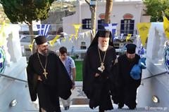 Αποκαλυπτήρια αγάλματος του ευρετη της Ιεράς Εικόνος της Μεγαλόχαρης στην Τήνο