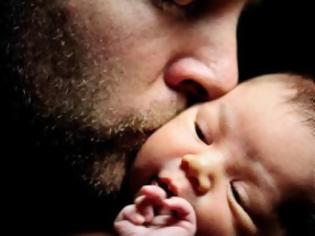 Φωτογραφία για Η συγκλονιστική εξομολόγηση ενός πατέρα: «Έμεινα μόνος μου με ένα μωρό 13 μηνών…»