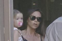 Οι γιατροί κρούουν τον κώδωνα του κινδύνου στον Μπέκαμ για το χούι της κόρης του