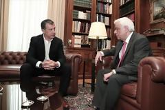 ΣΤΟΝ ΠΡΟΕΔΡΟ ΤΗΣ ΔΗΜΟΚΡΑΤΙΑΣ Ο ΣΤ. ΘΕΟΔΩΡΑΚΗΣ